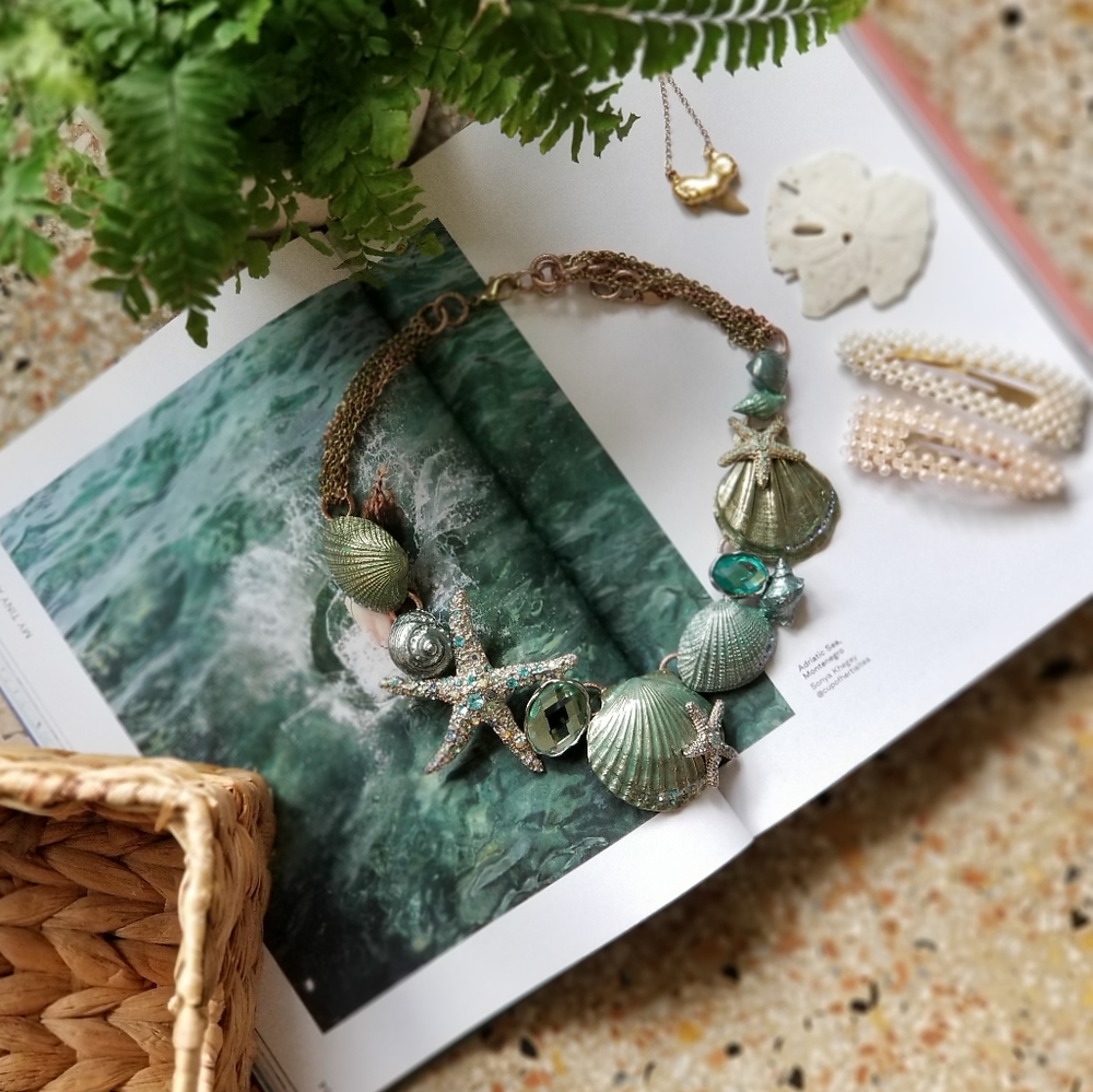 St.Thomas statement necklace